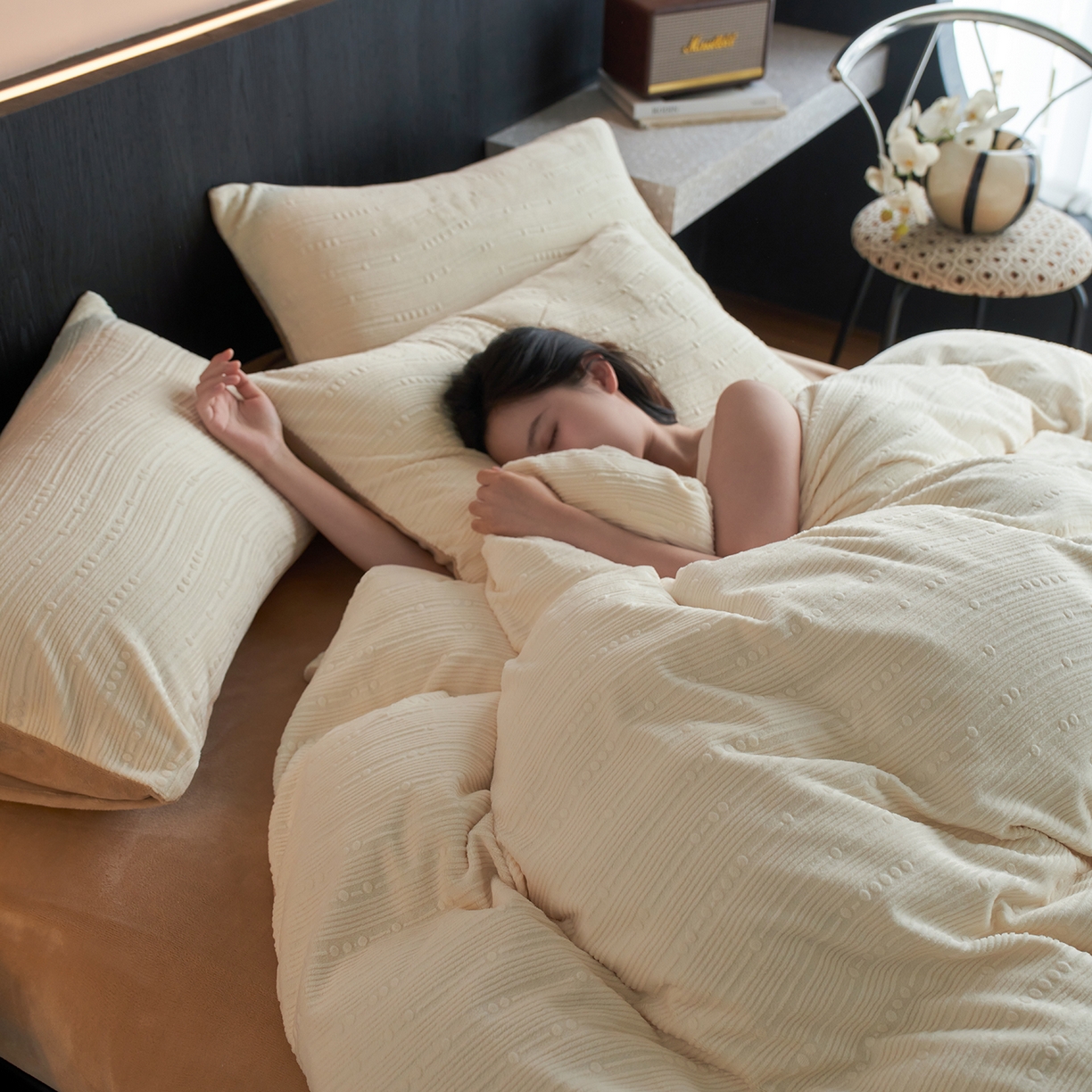 91家纺网 家纺一手货源 找家纺 （总）三味舒屋 2025新款简约雕花牛奶绒四件套-波韵系列