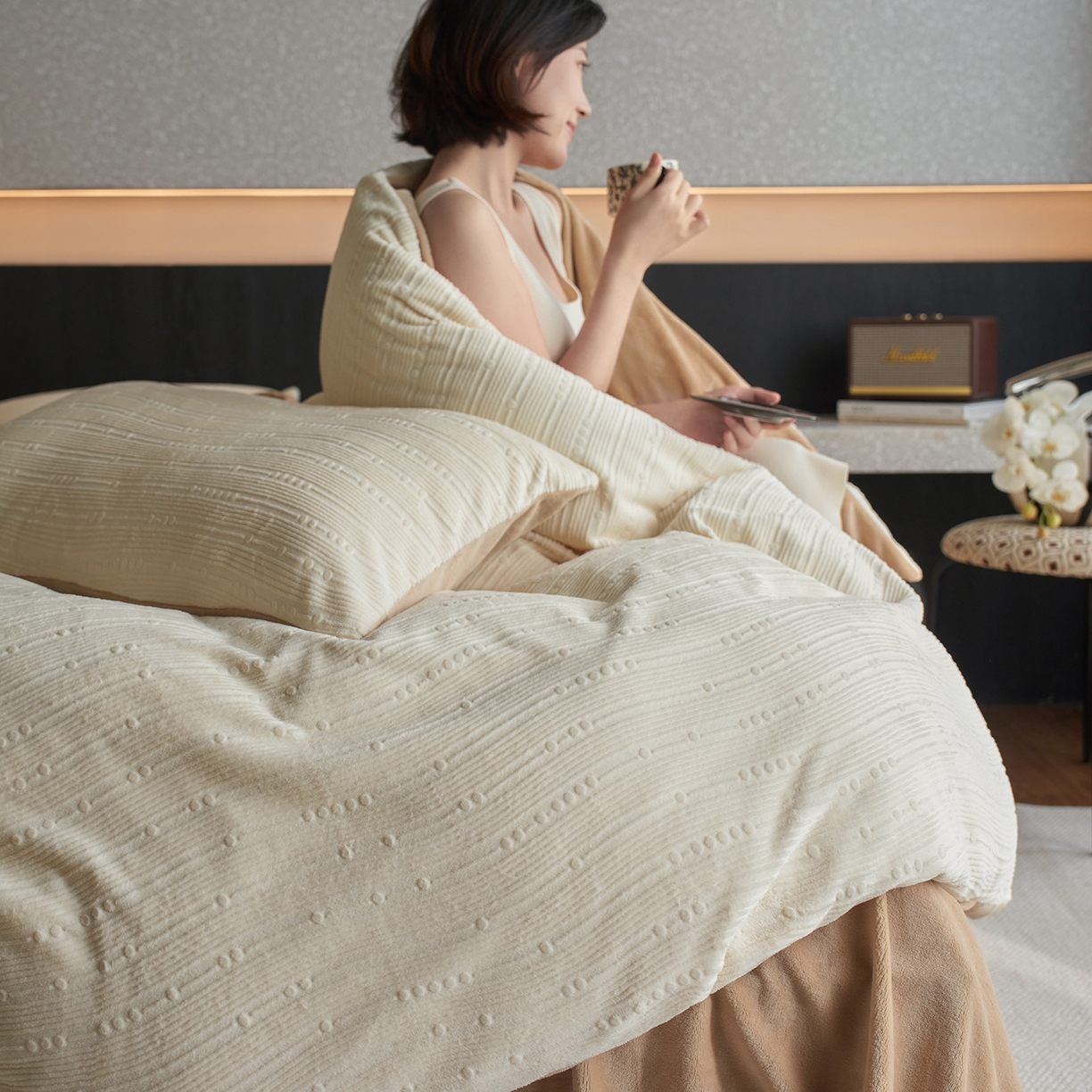 91家纺网 家纺一手货源 找家纺 （总）三味舒屋 2025新款简约雕花牛奶绒四件套-波韵系列