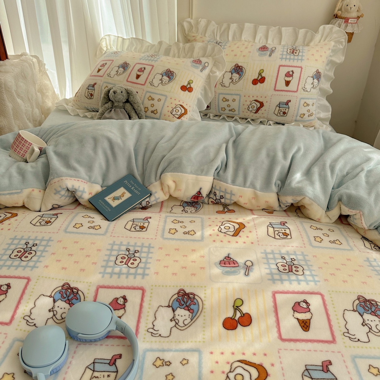 91家纺网 家纺一手货源 找家纺 萝莉家纺 2025秋冬新品韩版花边款加厚牛奶绒四件套 甜品店