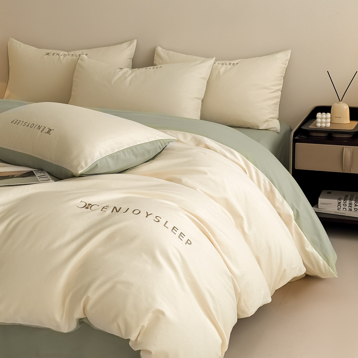 91家纺网 家纺一手货源 找家纺 拼社家纺 2025秋冬A类全棉加厚磨毛四件套刺绣纯棉不掉毛四件套-缪斯（提供买家秀） 缪斯-奶酪黄+抹茶绿