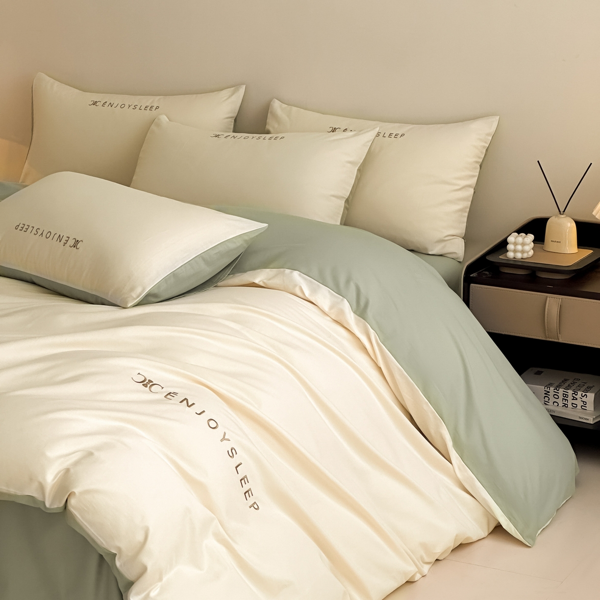 91家纺网 家纺一手货源 找家纺 拼社家纺 2025秋冬A类全棉加厚磨毛四件套刺绣纯棉不掉毛四件套-缪斯（提供买家秀） 缪斯-奶酪黄+抹茶绿