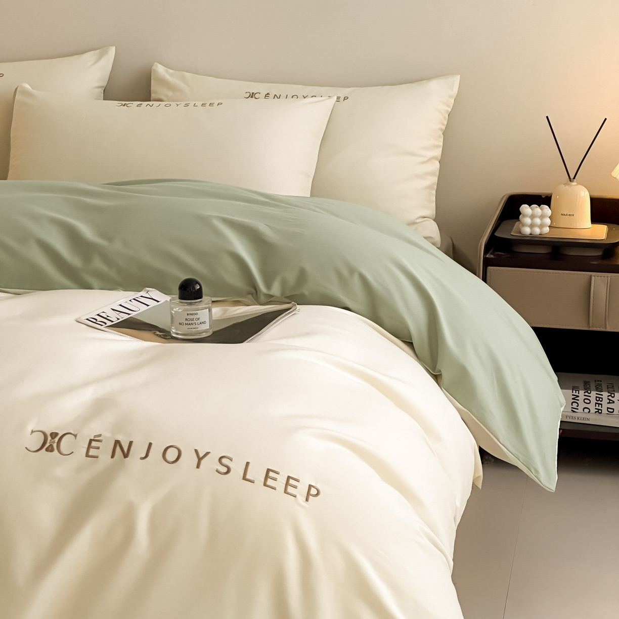 91家纺网 家纺一手货源 找家纺 拼社家纺 2025秋冬A类全棉加厚磨毛四件套刺绣纯棉不掉毛四件套-缪斯（提供买家秀） 缪斯-奶酪黄+抹茶绿