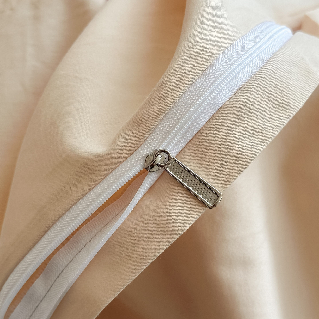 91家纺网 家纺一手货源 找家纺 拼社家纺 2025秋冬A类全棉加厚磨毛四件套刺绣纯棉不掉毛四件套-缪斯（提供买家秀） 缪斯-暖心粉+星月米