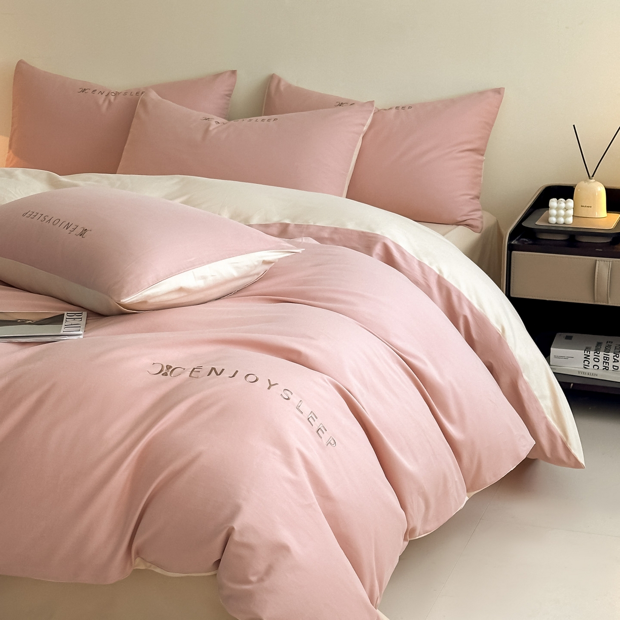 91家纺网 家纺一手货源 找家纺 拼社家纺 2025秋冬A类全棉加厚磨毛四件套刺绣纯棉不掉毛四件套-缪斯（提供买家秀） 缪斯-暖心粉+星月米