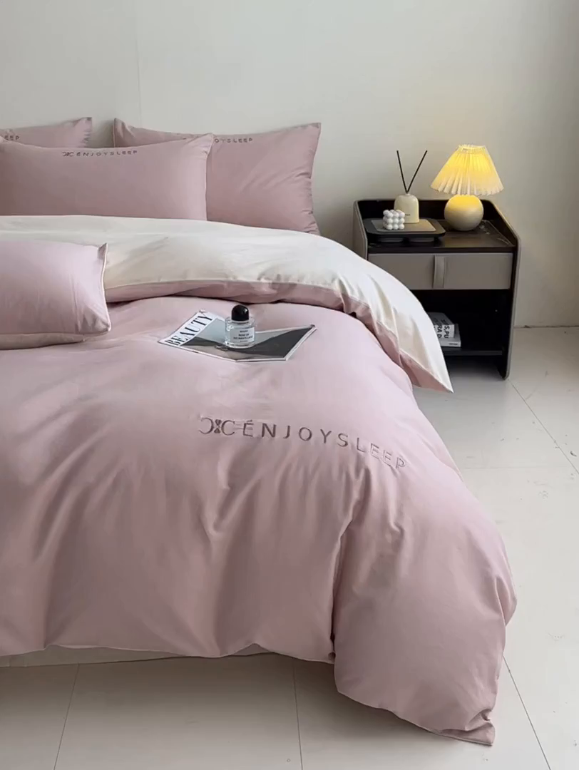 91家纺网 家纺一手货源 找家纺 拼社家纺 2025秋冬A类全棉加厚磨毛四件套刺绣纯棉不掉毛四件套-缪斯（提供买家秀） 缪斯-暖心粉+星月米