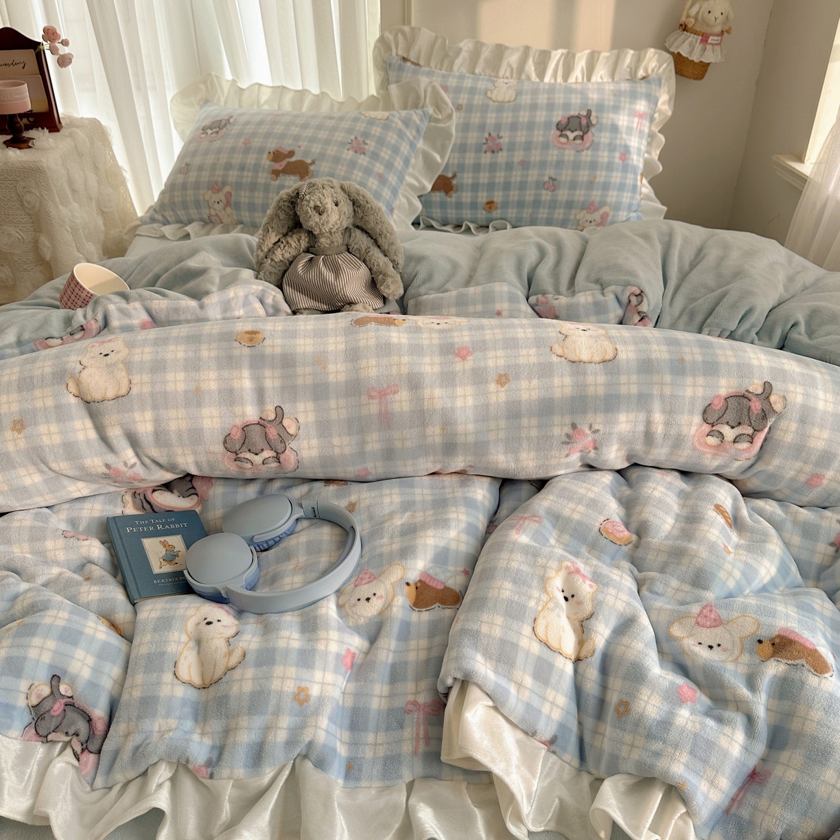 91家纺网 家纺一手货源 找家纺 萝莉家纺 2025秋冬新品韩版花边款加厚牛奶绒四件套 猫狗