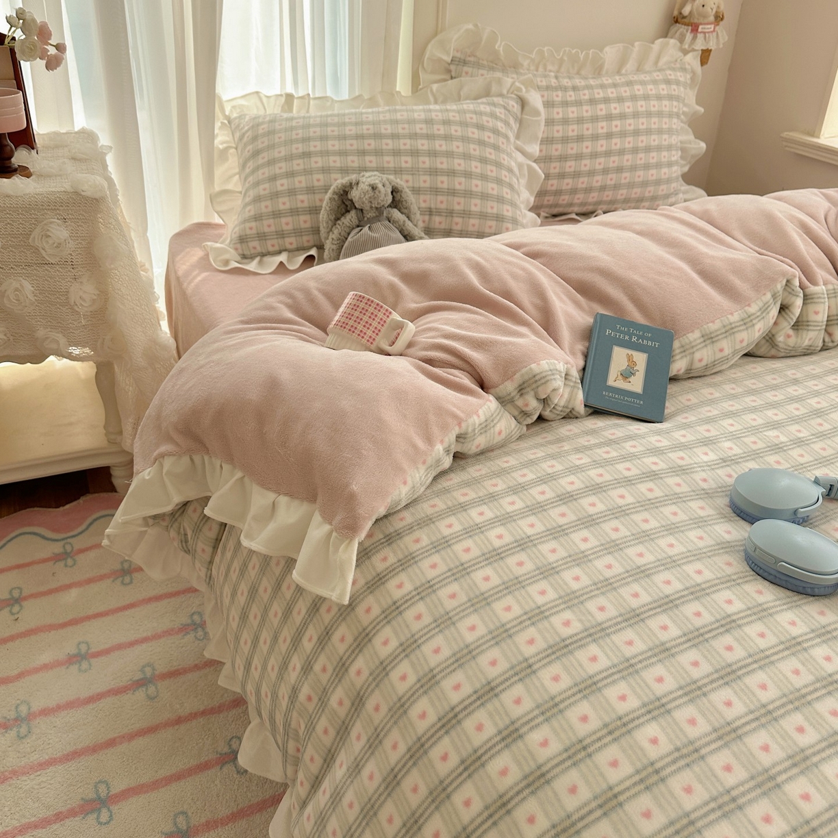 91家纺网 家纺一手货源 找家纺 萝莉家纺 2025秋冬新品韩版花边款加厚牛奶绒四件套 心心