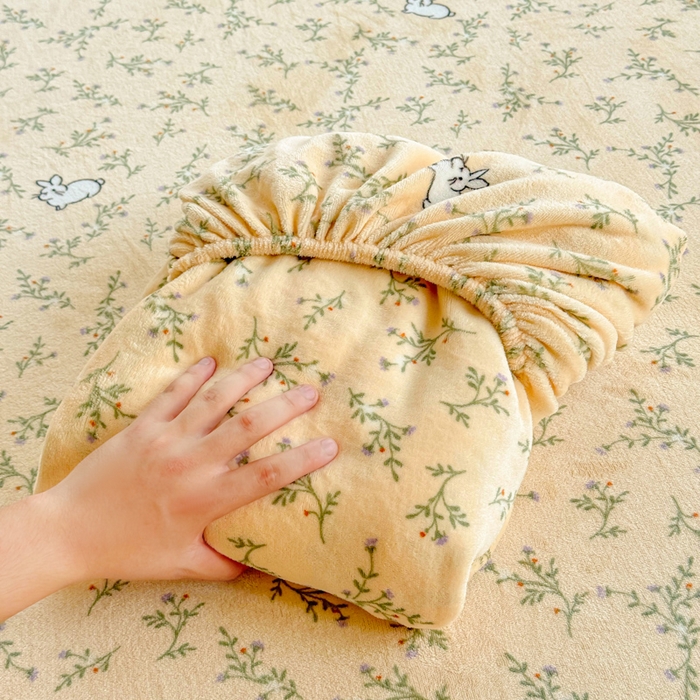 91家纺网 家纺一手货源 找家纺 澜妃 2025新款高克重软软糯糯牛奶绒单床笠CL系列（小红书推荐） CL-枝枝兔