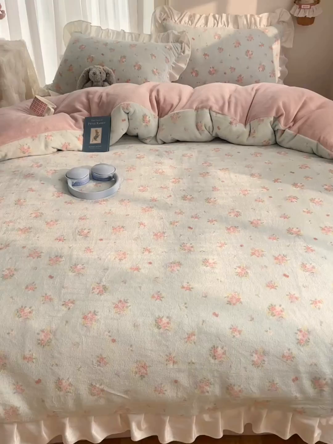 91家纺网 家纺一手货源 找家纺 萝莉家纺 2025秋冬新品韩版花边款加厚牛奶绒四件套 花绿