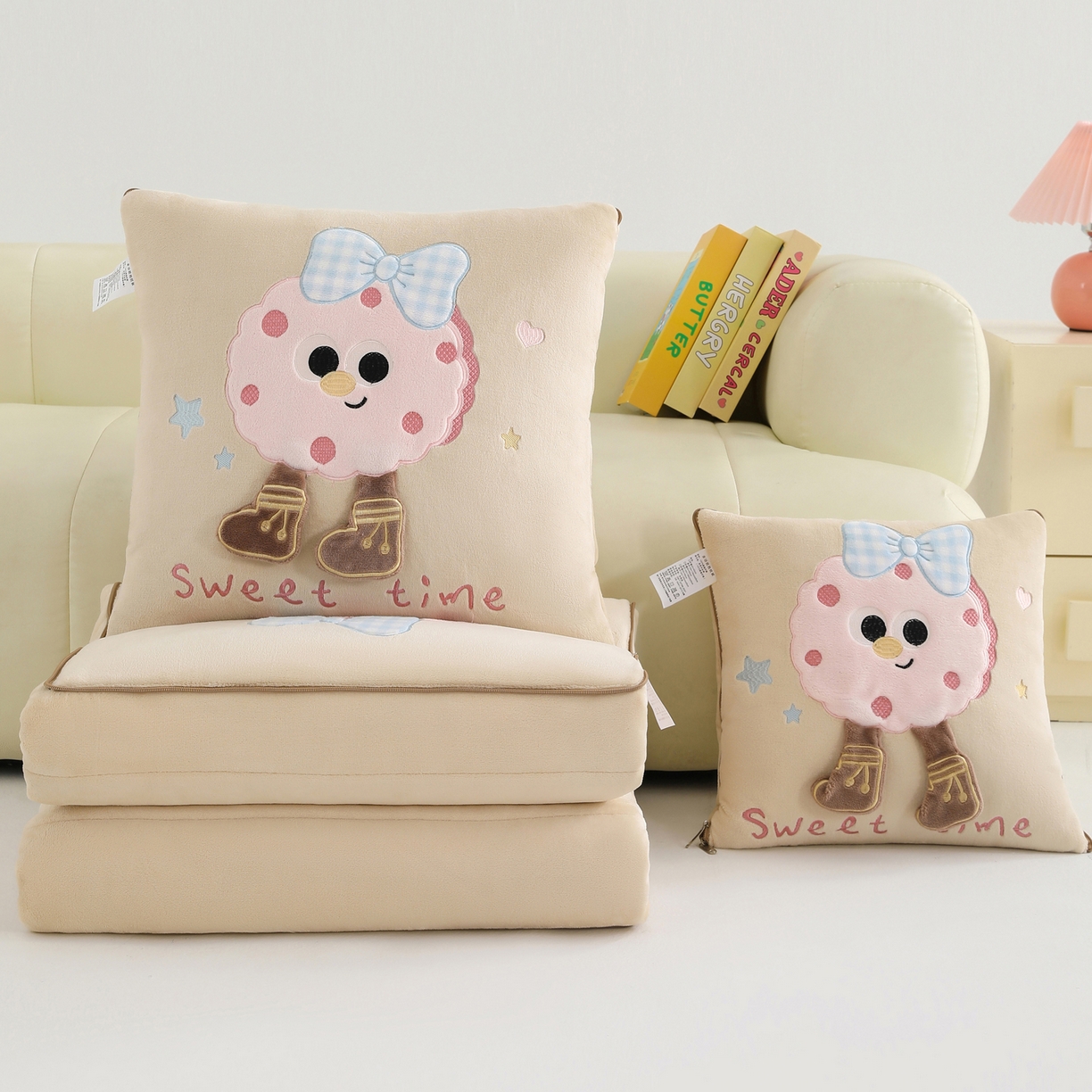 91家纺网 家纺一手货源 找家纺 翰轩家居 2025新款牛奶绒抱枕被泡芙公主系列 泡芙公主-咖