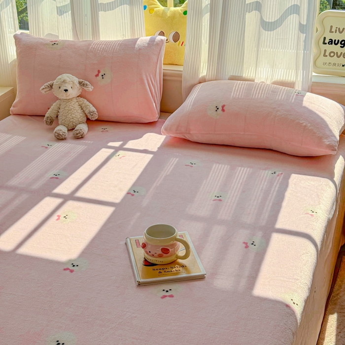 91家纺网 家纺一手货源 找家纺 澜妃 2025新款高克重软软糯糯牛奶绒单床单CD系列（小红书推荐） CD-绒绒小狗粉