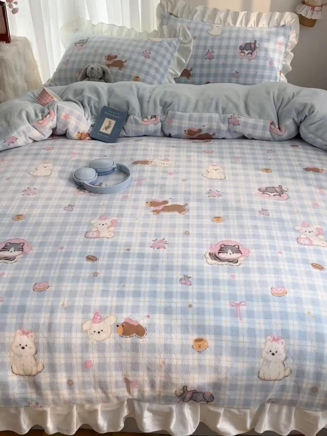 91家纺网 家纺一手货源 找家纺 萝莉家纺 2025秋冬新品韩版花边款加厚牛奶绒四件套 猫狗