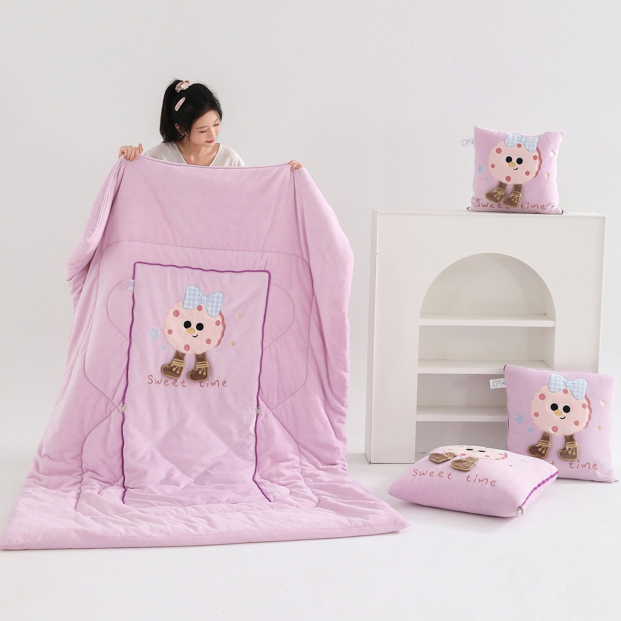 91家纺网 家纺一手货源 找家纺 翰轩家居 2025新款牛奶绒抱枕被泡芙公主系列 泡芙公主-紫