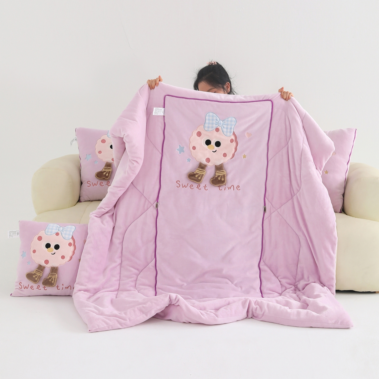 91家纺网 家纺一手货源 找家纺 翰轩家居 2025新款牛奶绒抱枕被泡芙公主系列 泡芙公主-紫