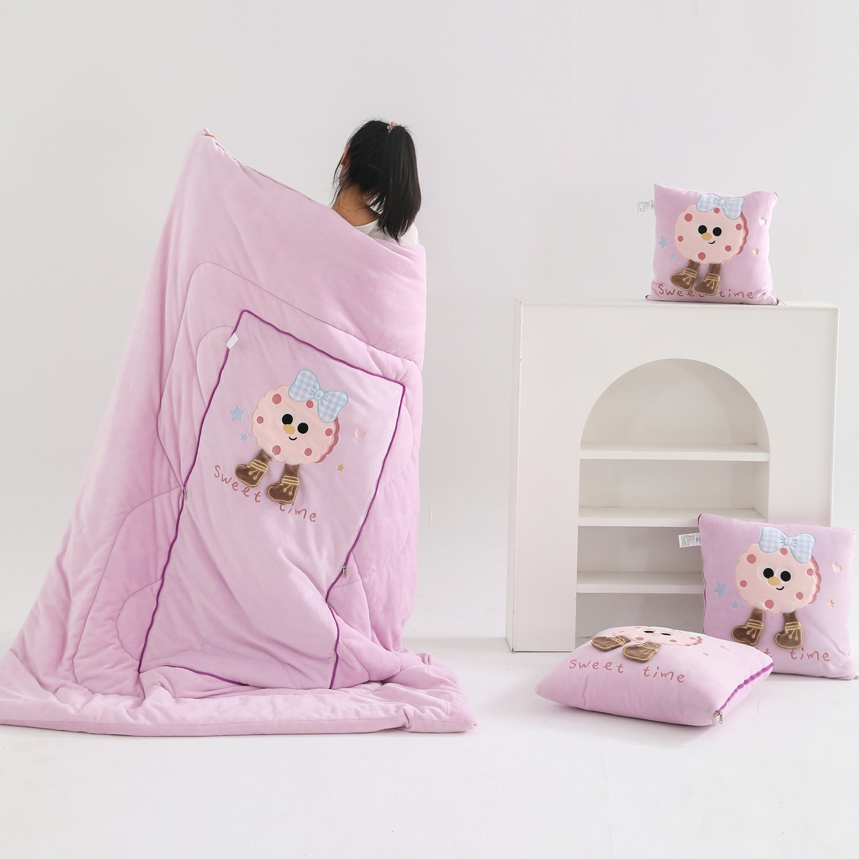 91家纺网 家纺一手货源 找家纺 翰轩家居 2025新款牛奶绒抱枕被泡芙公主系列 泡芙公主-紫