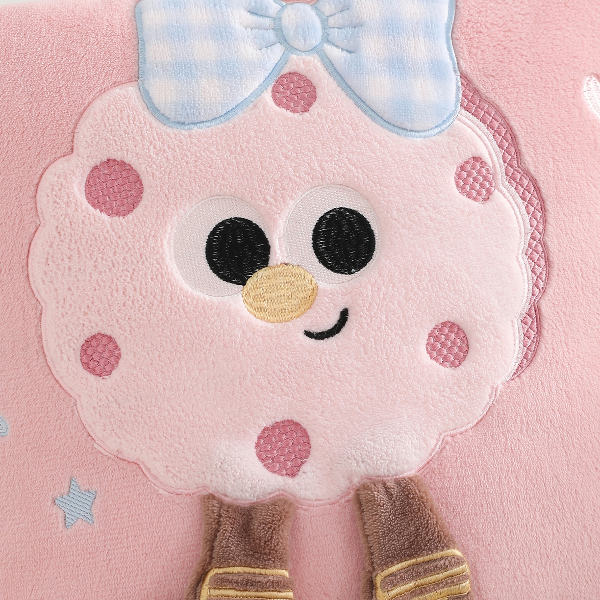 91家纺网 家纺一手货源 找家纺 翰轩家居 2025新款牛奶绒抱枕被泡芙公主系列 泡芙公主-粉