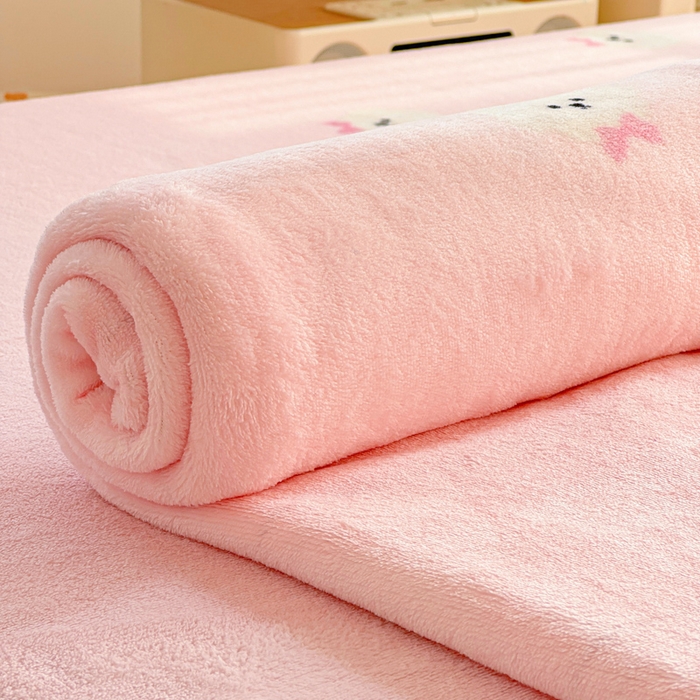 91家纺网 家纺一手货源 找家纺 澜妃 2025新款高克重软软糯糯牛奶绒单床单CD系列（小红书推荐） CD-绒绒小狗粉