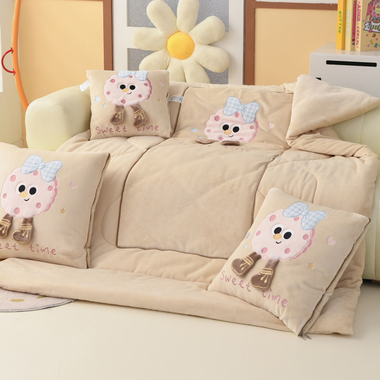 91家纺网 家纺一手货源 找家纺 翰轩家居 2025新款牛奶绒抱枕被泡芙公主系列 泡芙公主-咖