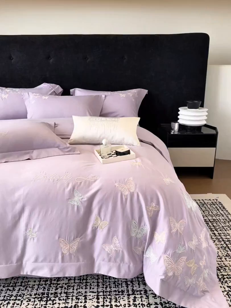91家纺网 家纺一手货源 找家纺 家居1号家纺 2025新款超细旦纯棉磨毛四件套-蝶舞（控价标准288加大308 会员优惠10元） 蝶舞-紫豆沙
