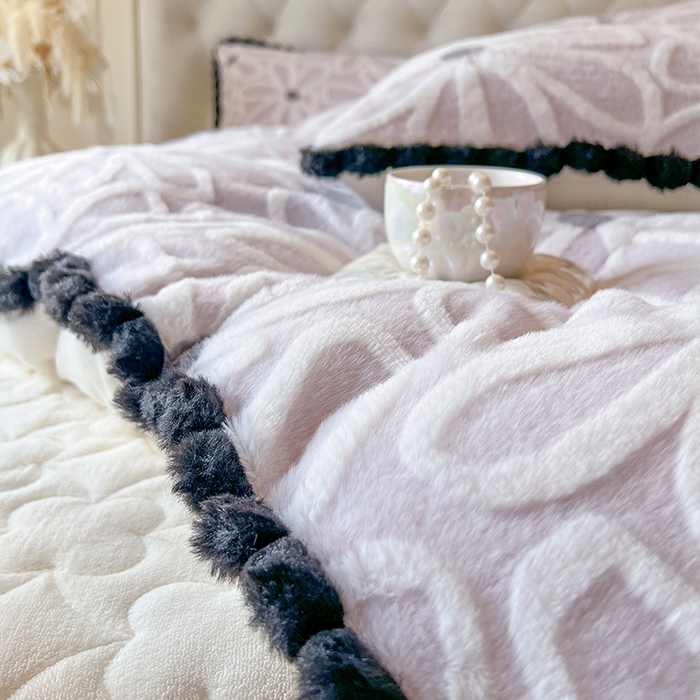 91家纺网 家纺一手货源 找家纺 网红馆（ck家纺） 2025新款兔毛绒牛奶绒床盖四件套-花悠然 花悠然-紫色