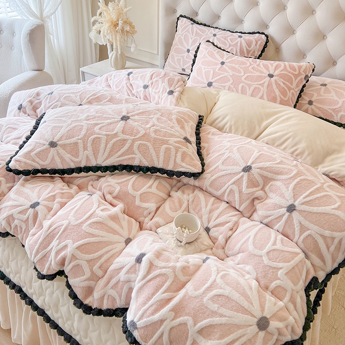 91家纺网 家纺一手货源 找家纺 网红馆（ck家纺） 2025新款兔毛绒牛奶绒床盖四件套-花悠然 花悠然-粉色