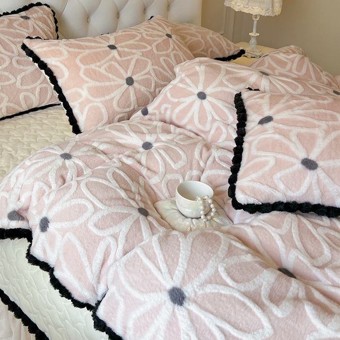91家纺网 家纺一手货源 找家纺 网红馆（ck家纺） 2025新款兔毛绒牛奶绒床盖四件套-花悠然 花悠然-粉色