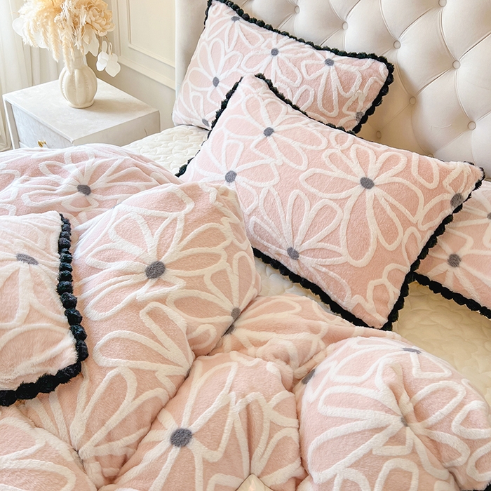 91家纺网 家纺一手货源 找家纺 网红馆（ck家纺） 2025新款兔毛绒牛奶绒床盖四件套-花悠然 花悠然-粉色