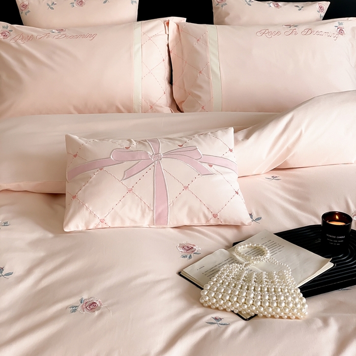 91家纺网 家纺一手货源 找家纺 曼布缇 2025新款加厚全棉磨毛绣花款四件套-俏佳人 俏佳人-粉