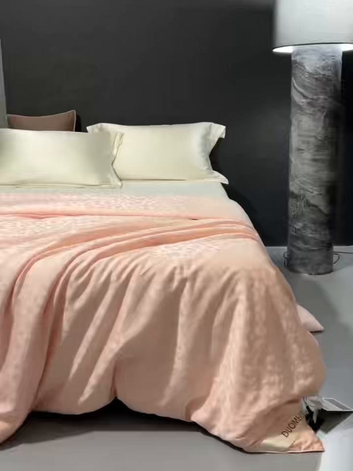 91家纺网 家纺一手货源 找家纺 南通朵美纺织品有限公司 2025新款高端手工订制桑蚕丝被-约定系列 约定（玉色）