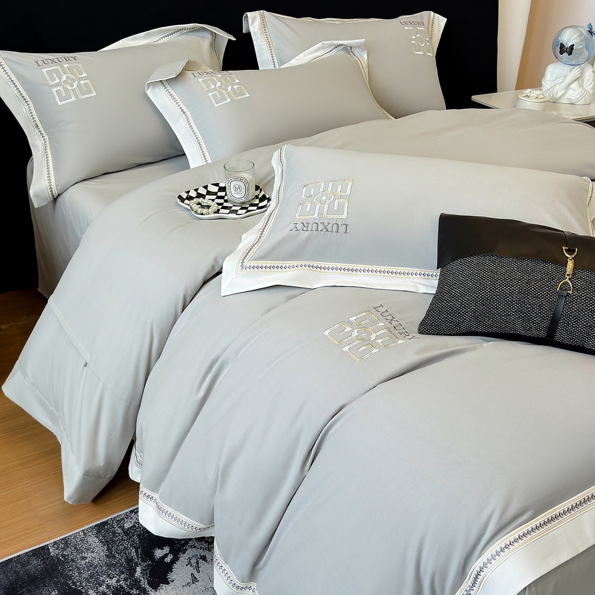 91家纺网 家纺一手货源 找家纺 家居1号家纺 2025新款超细旦全棉磨毛四件套-梵西（控价标准288加大308 会员优惠10元） 梵西-绅士灰