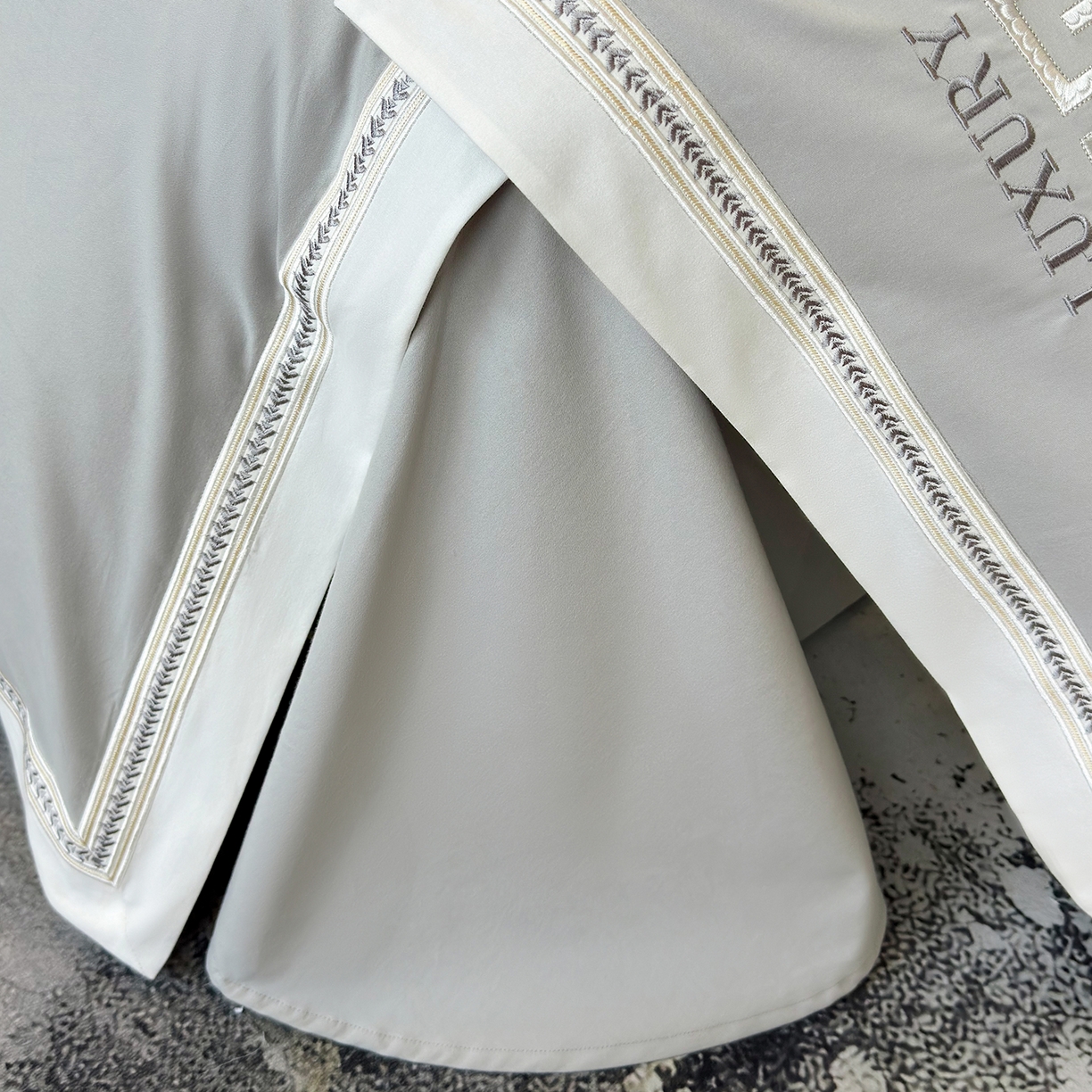 91家纺网 家纺一手货源 找家纺 家居1号家纺 2025新款超细旦全棉磨毛四件套-梵西（控价标准288加大308 会员优惠10元） 梵西-绅士灰