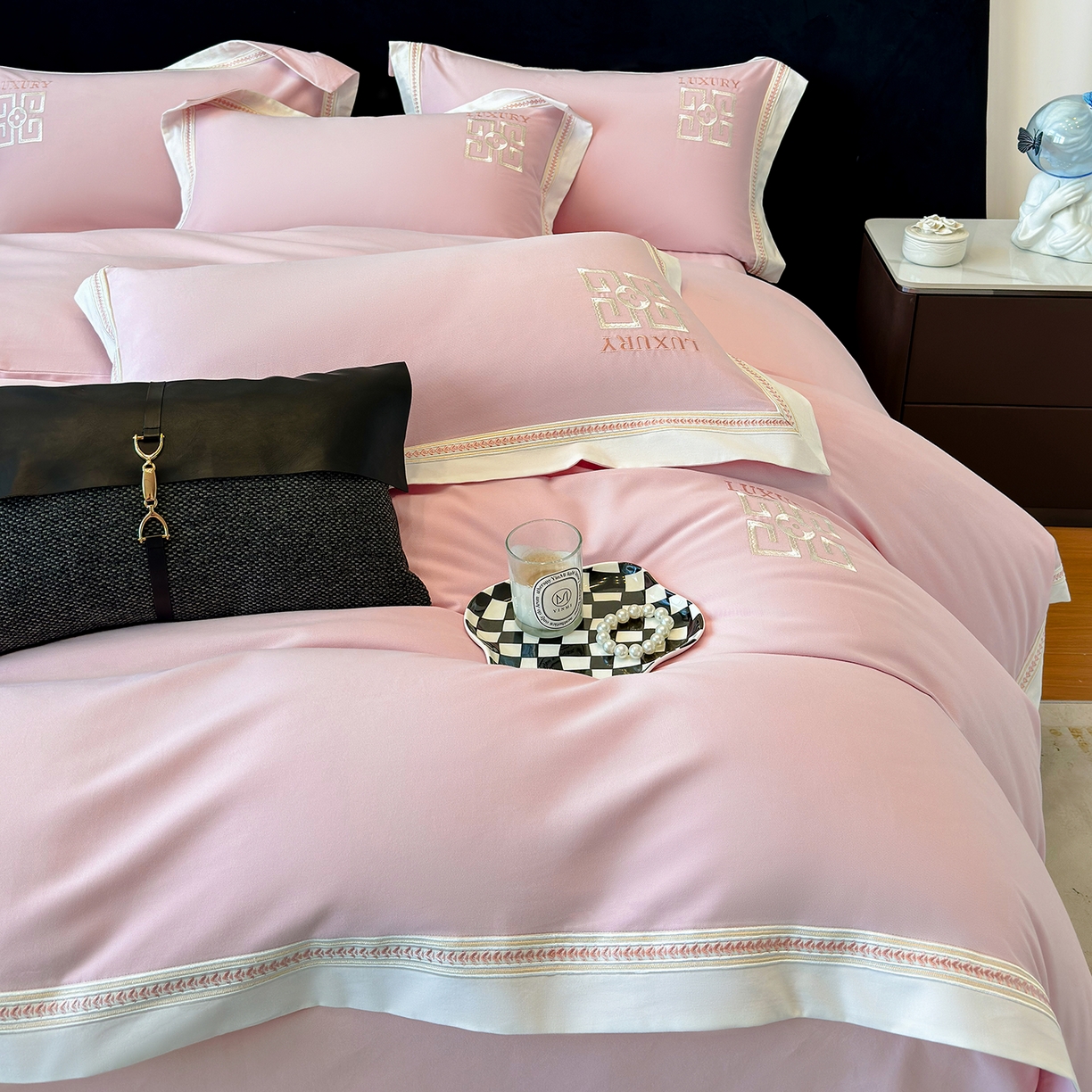 91家纺网 家纺一手货源 找家纺 家居1号家纺 2025新款超细旦全棉磨毛四件套-梵西（控价标准288加大308 会员优惠10元） 梵西-桃花粉