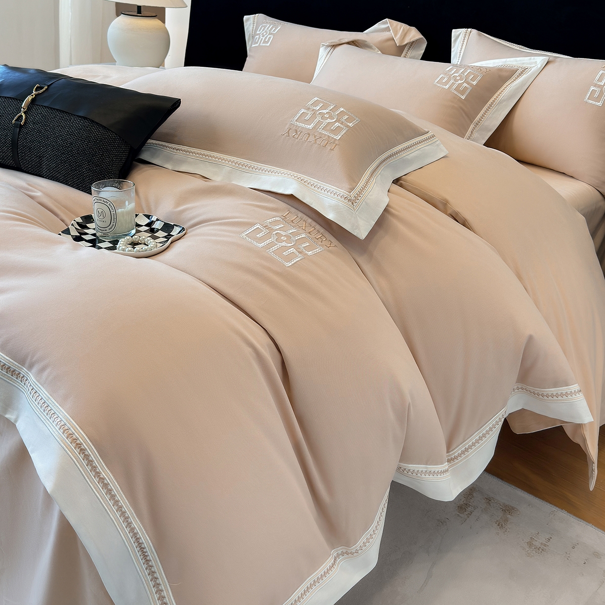 91家纺网 家纺一手货源 找家纺 家居1号家纺 2025新款超细旦全棉磨毛四件套-梵西（控价标准288加大308 会员优惠10元） 梵西-香槟金