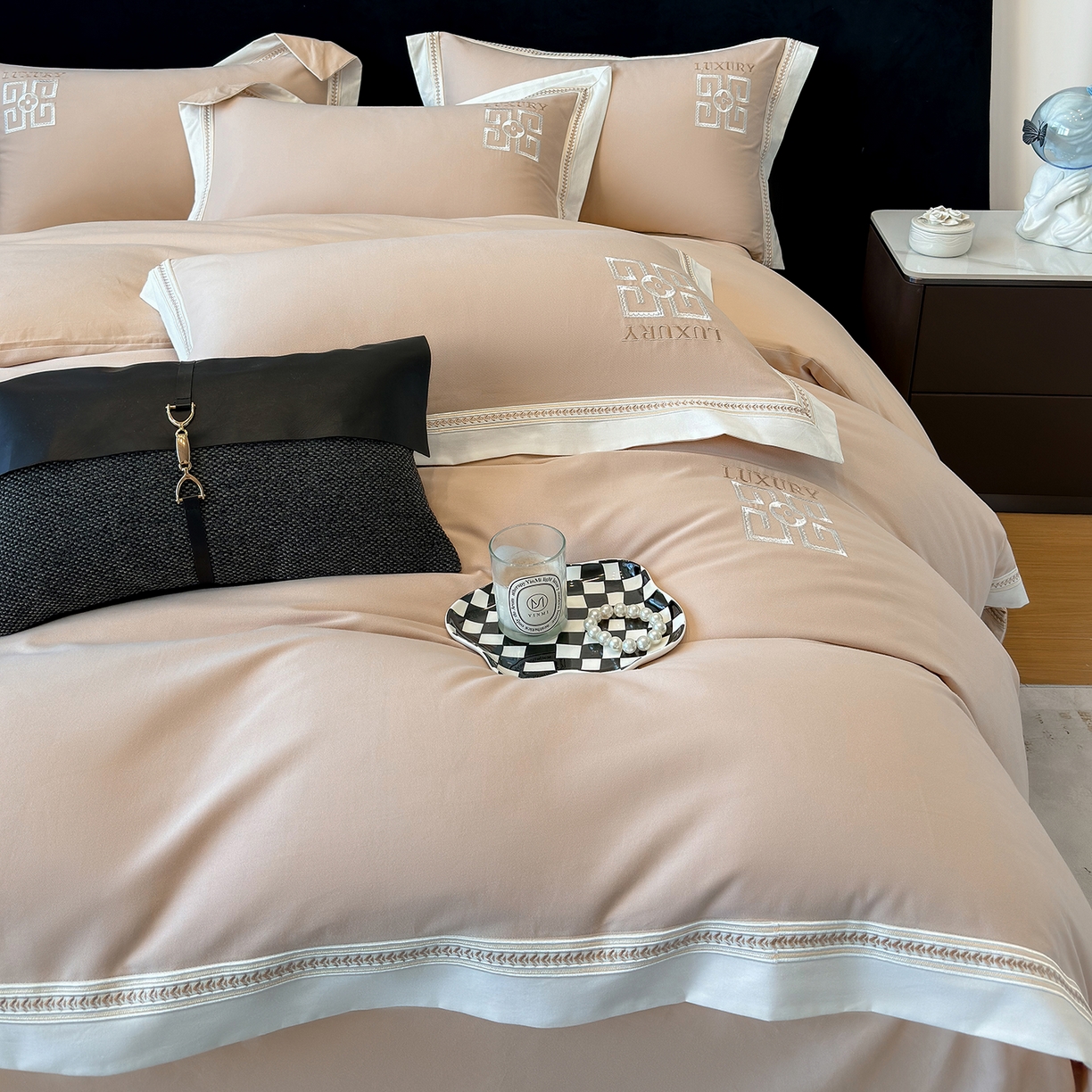 91家纺网 家纺一手货源 找家纺 家居1号家纺 2025新款超细旦全棉磨毛四件套-梵西（控价标准288加大308 会员优惠10元） 梵西-香槟金