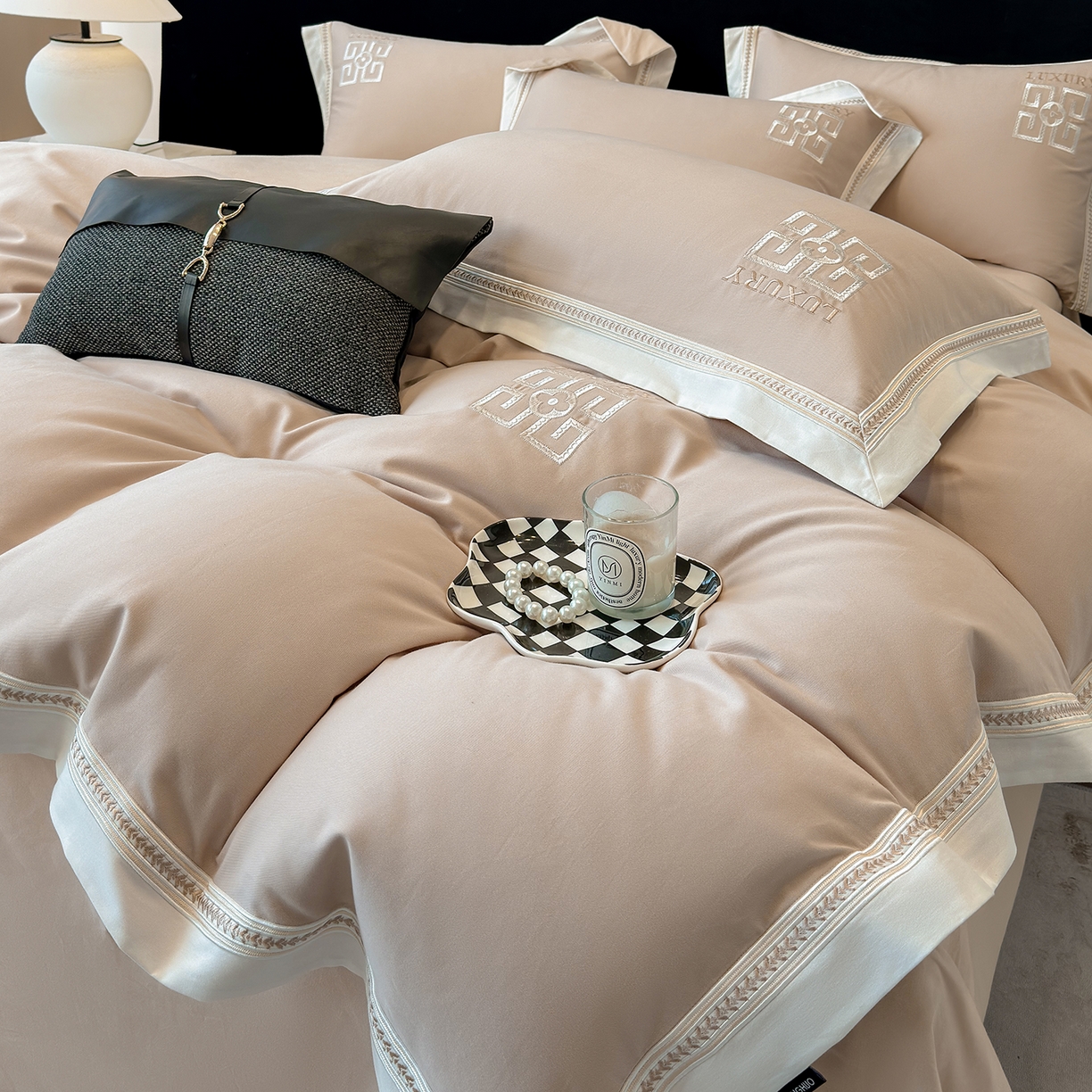 91家纺网 家纺一手货源 找家纺 家居1号家纺 2025新款超细旦全棉磨毛四件套-梵西（控价标准288加大308 会员优惠10元） 梵西-香槟金