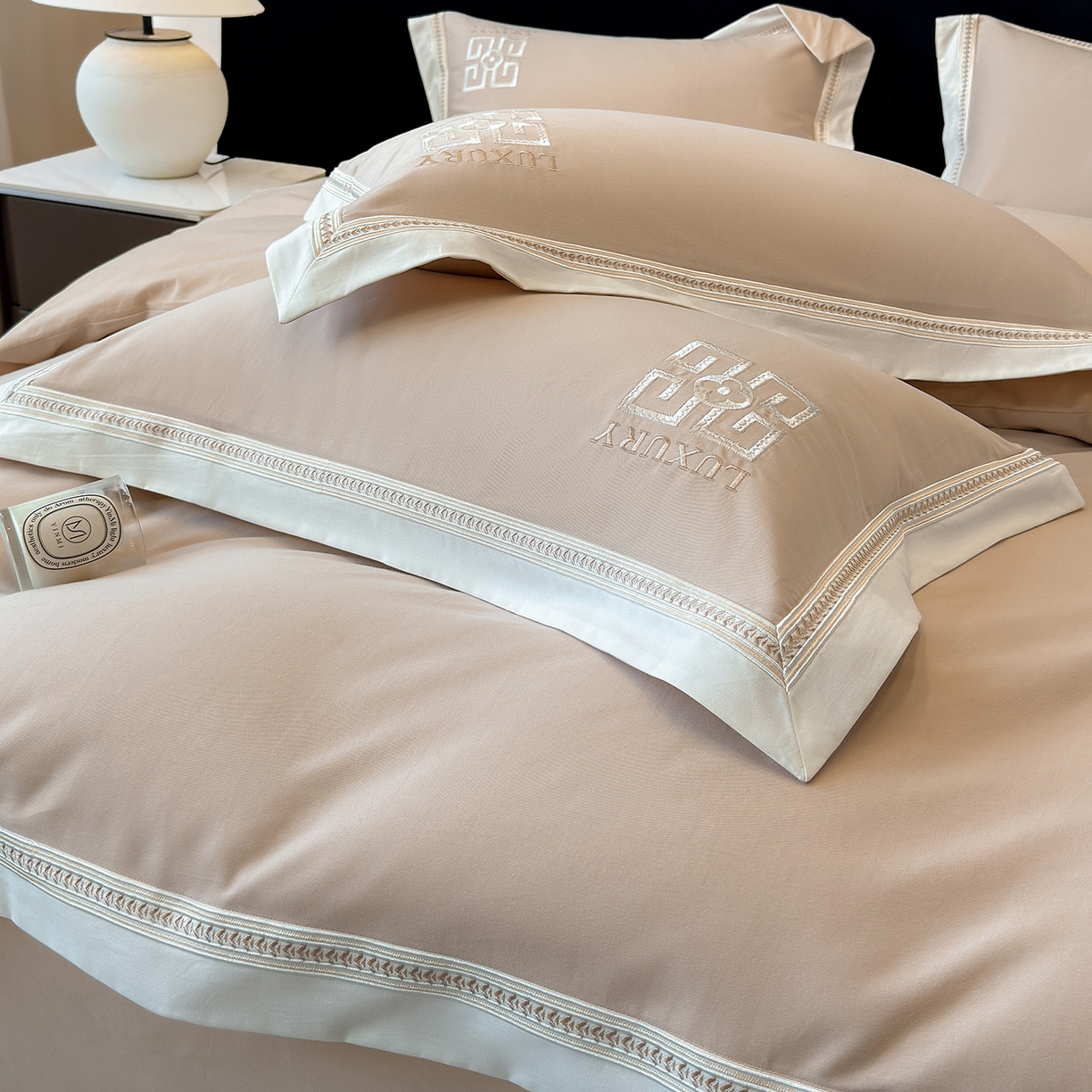 91家纺网 家纺一手货源 找家纺 家居1号家纺 2025新款超细旦全棉磨毛四件套-梵西（控价标准288加大308 会员优惠10元） 梵西-香槟金