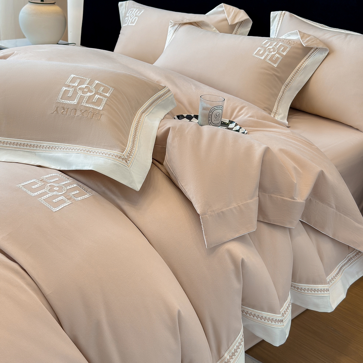 91家纺网 家纺一手货源 找家纺 家居1号家纺 2025新款超细旦全棉磨毛四件套-梵西（控价标准288加大308 会员优惠10元） 梵西-香槟金