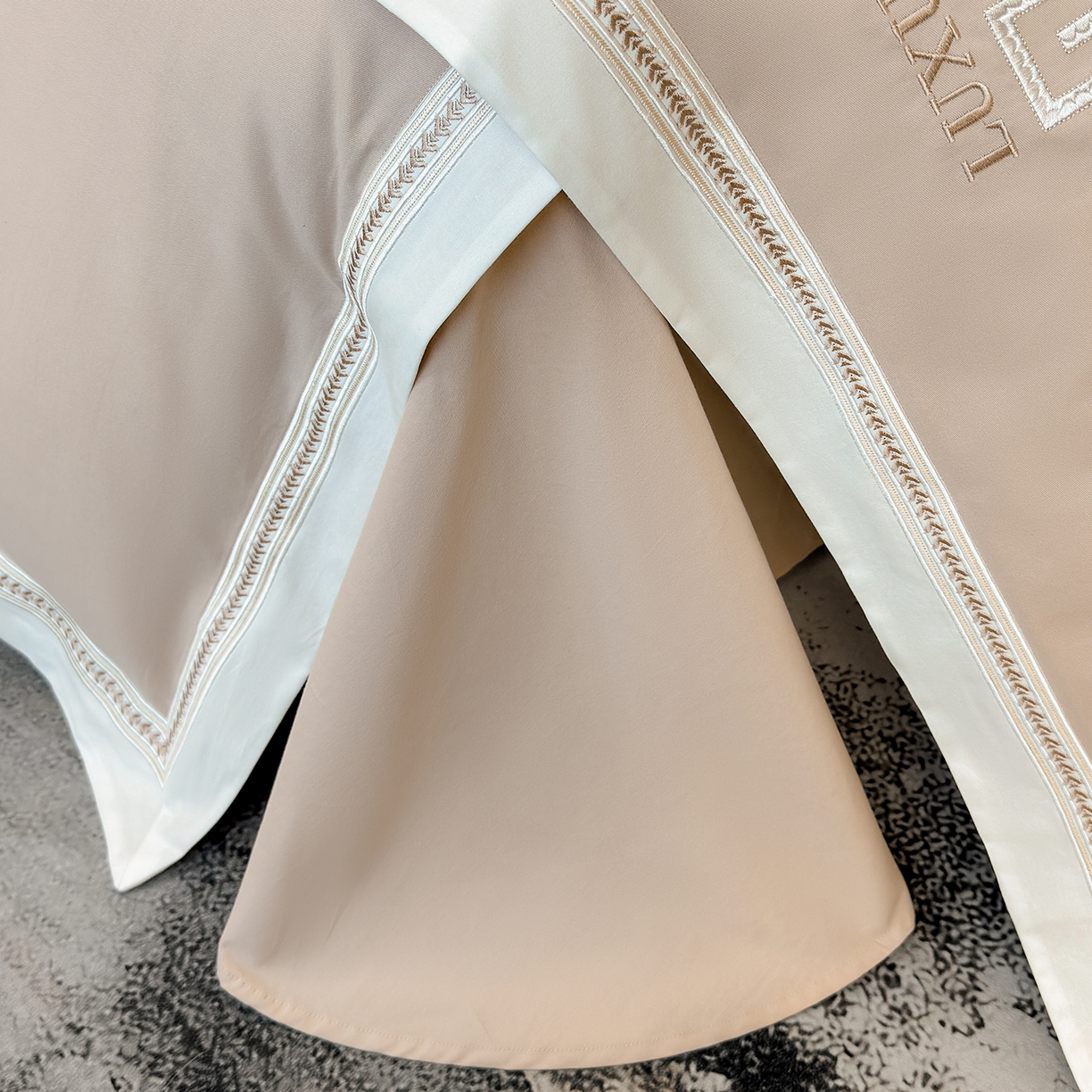 91家纺网 家纺一手货源 找家纺 家居1号家纺 2025新款超细旦全棉磨毛四件套-梵西（控价标准288加大308 会员优惠10元） 梵西-香槟金