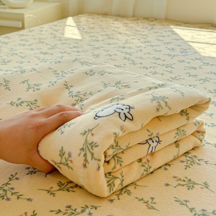 91家纺网 家纺一手货源 找家纺 澜妃 2025新款高克重软软糯糯牛奶绒单床单CD系列（小红书推荐） CD-枝枝兔