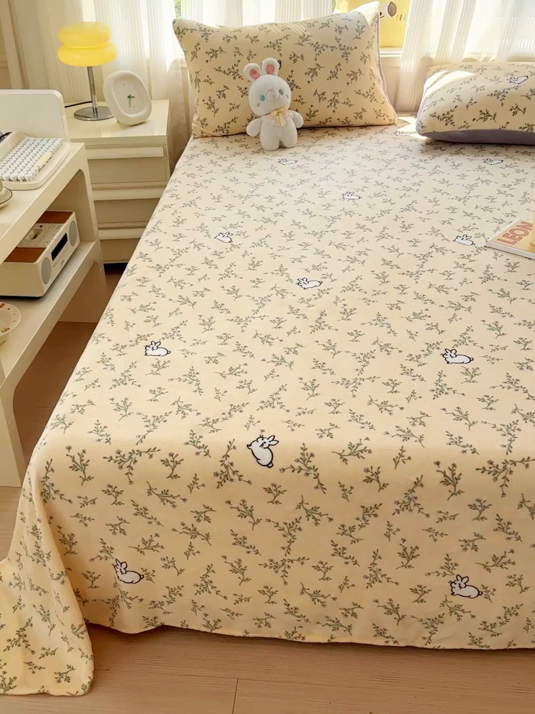 91家纺网 家纺一手货源 找家纺 澜妃 2025新款高克重软软糯糯牛奶绒单床单CD系列（小红书推荐） CD-枝枝兔