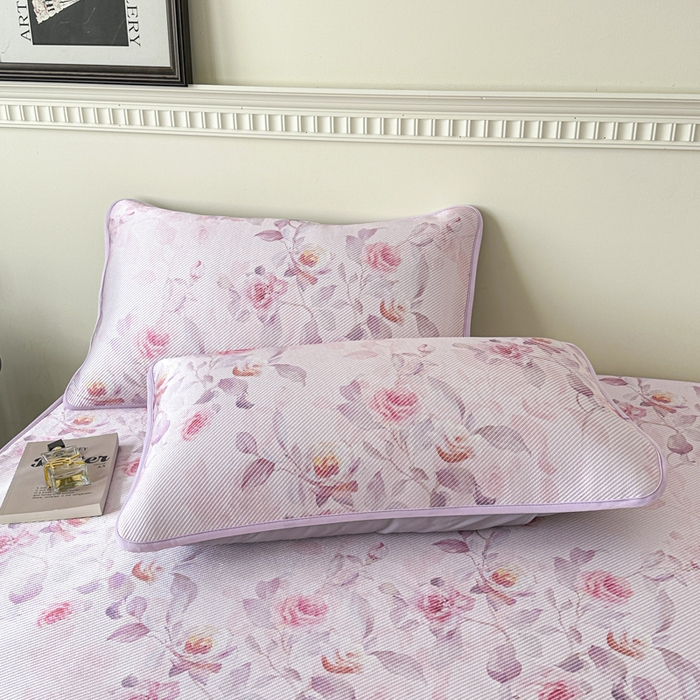 91家纺网 家纺一手货源 找家纺 宜代光年 2025新款数码印花冰藤席 床笠-冰藤玉琼枝 粉