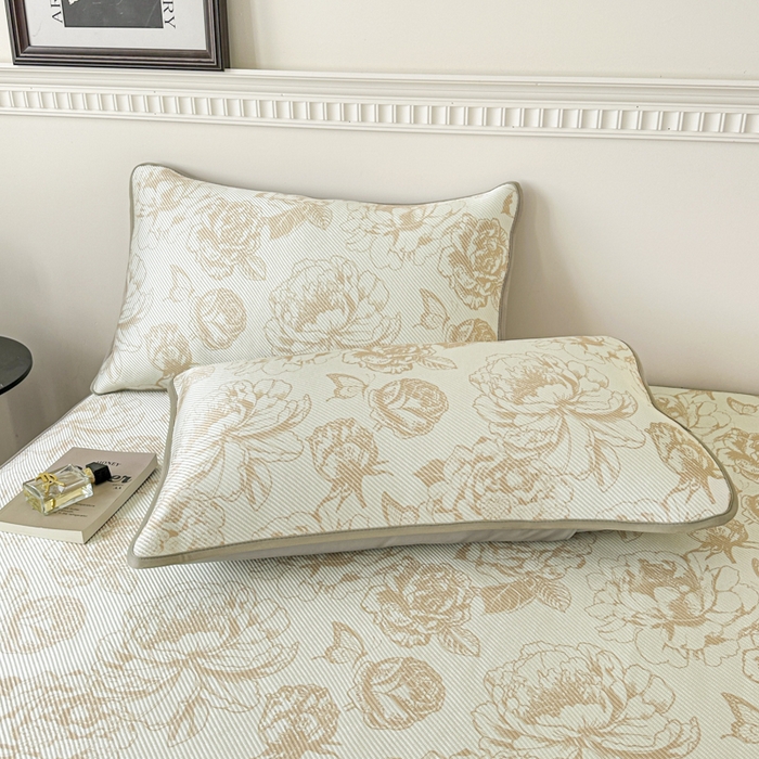 91家纺网 家纺一手货源 找家纺 宜代光年 2025新款数码印花冰藤席 床笠 冰藤牡丹 咖