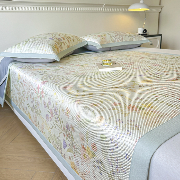 91家纺网 家纺一手货源 找家纺 宜代光年 2025新款数码印花冰藤席 床席-冰藤醉花季