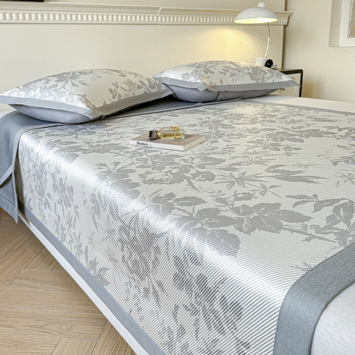 91家纺网 家纺一手货源 找家纺 宜代光年 2025新款数码印花冰藤席 床席-冰藤繁花 灰