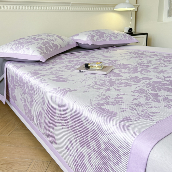 91家纺网 家纺一手货源 找家纺 宜代光年 2025新款数码印花冰藤席 床席-冰藤繁花 紫