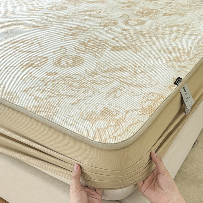 91家纺网 家纺一手货源 找家纺 宜代光年 2025新款数码印花冰藤席 床笠 冰藤牡丹 咖