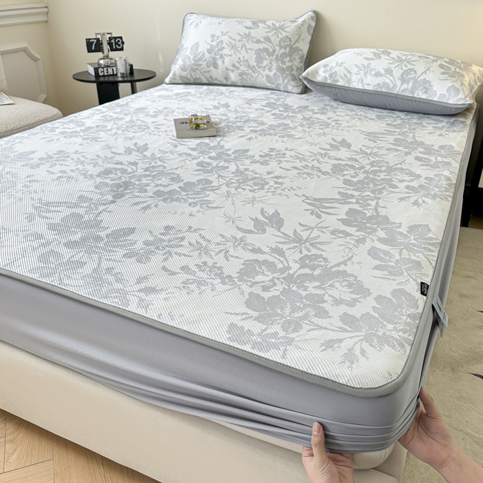 91家纺网 家纺一手货源 找家纺 宜代光年 2025新款数码印花冰藤席 床笠-冰藤繁花 灰