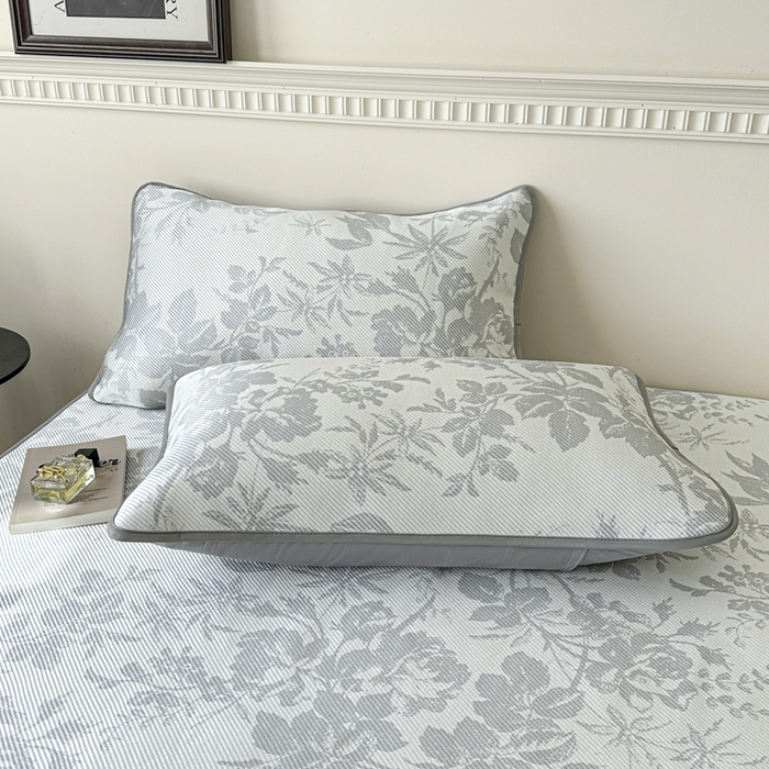 91家纺网 家纺一手货源 找家纺 宜代光年 2025新款数码印花冰藤席 床笠-冰藤繁花 灰