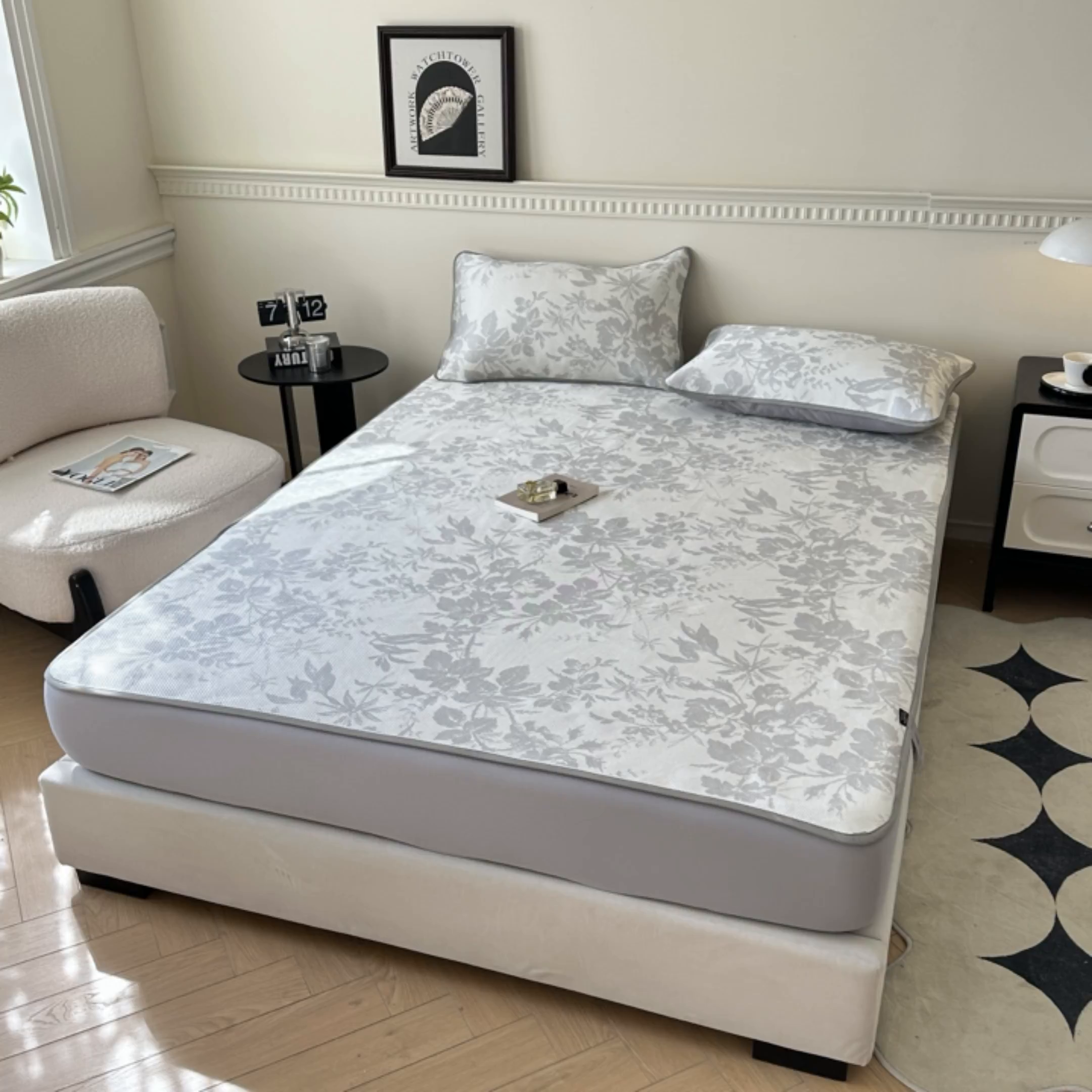 91家纺网 家纺一手货源 找家纺 宜代光年 2025新款数码印花冰藤席 床笠-冰藤繁花 灰