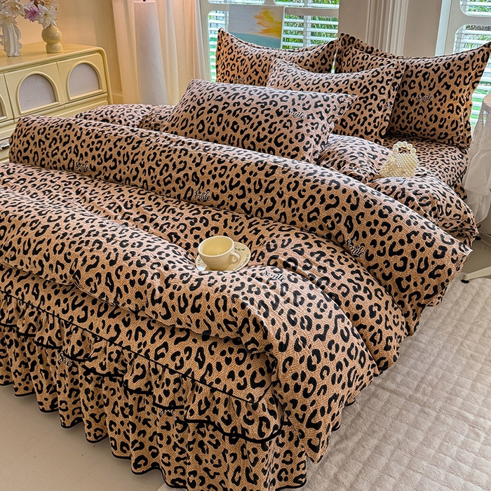 91家纺网 家纺一手货源 找家纺 优家居 2025新品水洗棉床裙单件三件套韩版水洗皱皱纱床罩直播爆款-单床裙 豹纹-咖